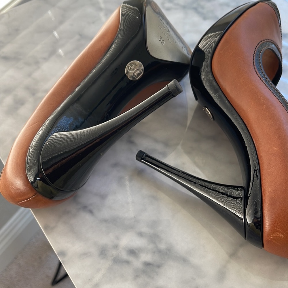 Dolce Gabbana Vero cuoio  Open Toe brown/ black color leather Heels. Size 39- 9” - Picture 13 of 16